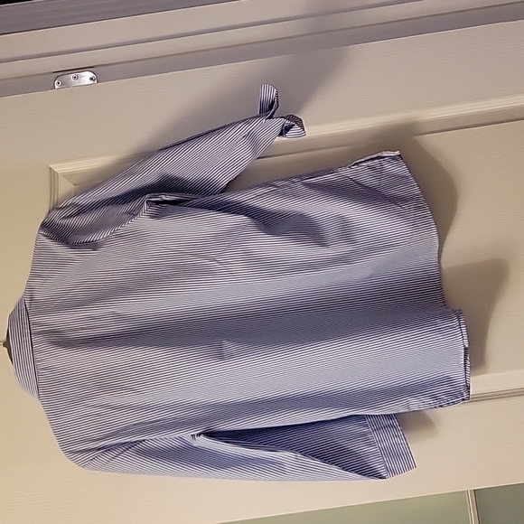 Embroidered button up shirt - Picture 3 of 3